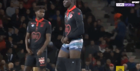 《胜利女神：妮姬》画师发布新游 31岁美少女VS巨型金枪鱼