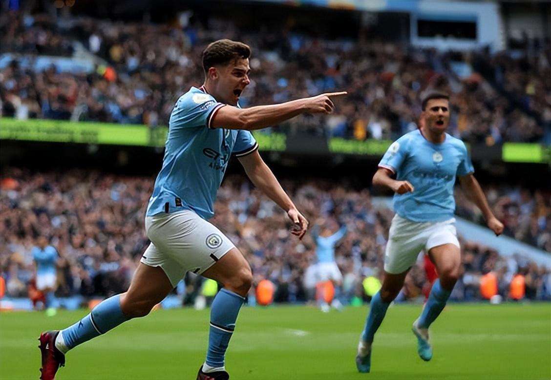 施洛特贝克：拜仁目前已拉开积分差距；为拿亚军