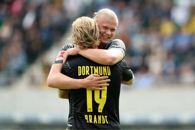 荒野迷城X街机恐龙联动上线，腾讯NBA主持美娜加盟代言