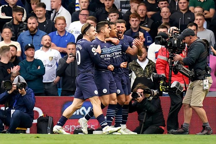 东西部巨星对轰！字母哥29+10迎战爱德华兹，雄鹿主场能否复仇森林狼？