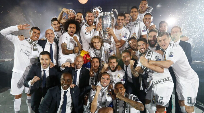 [中超]上海申花战胜深圳新鹏城 升至第二位